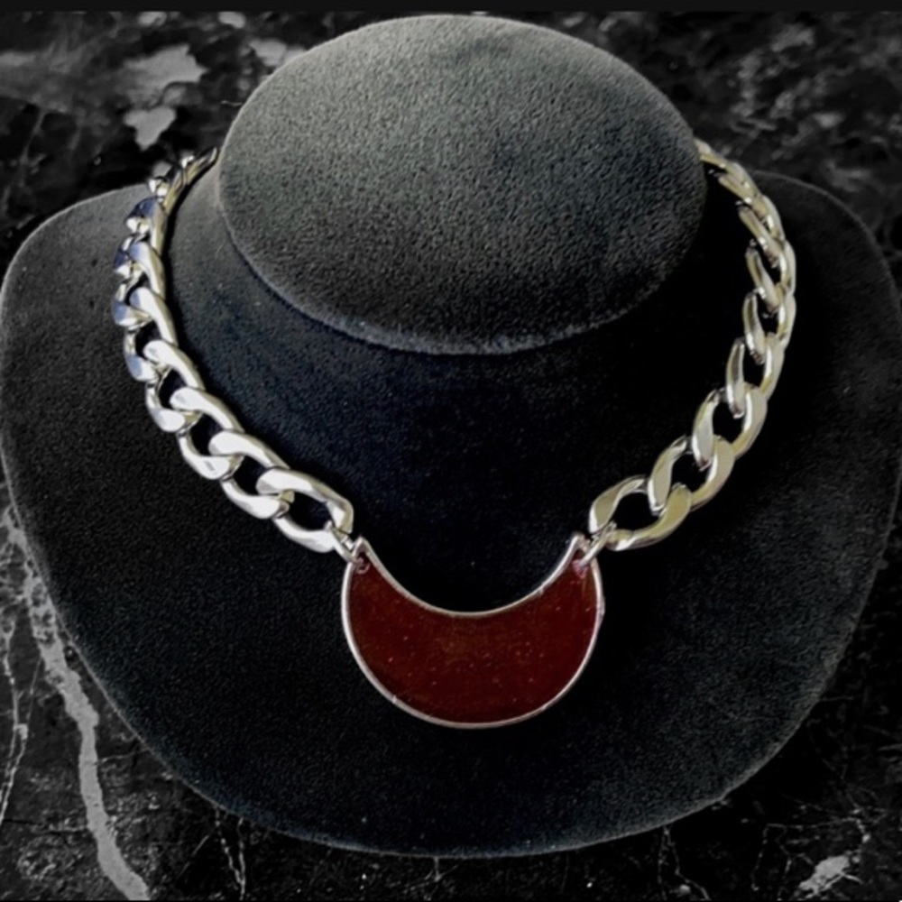 Red resin crecent moon thick steel goth choker - Picture 6 of 15